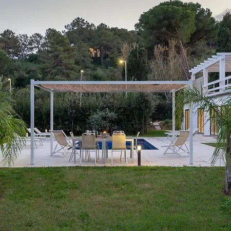 Giomoa Beach Front - D&c Certified