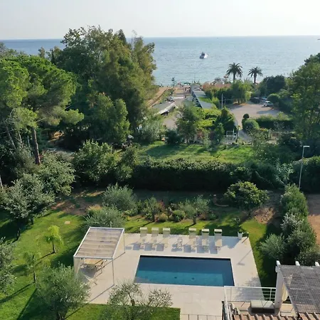 Giomoa Beach Front - Dca Certified And Guaranteed Villa
